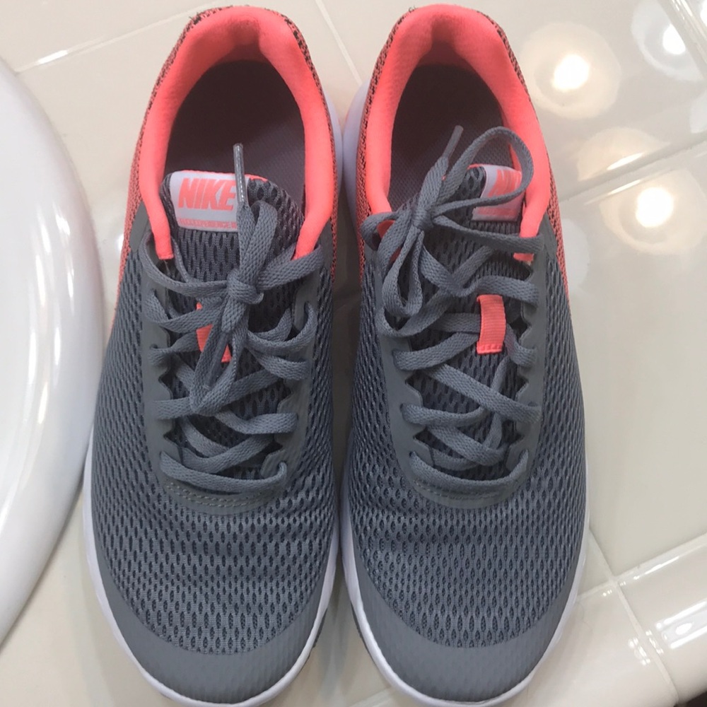 Nike flex size 8